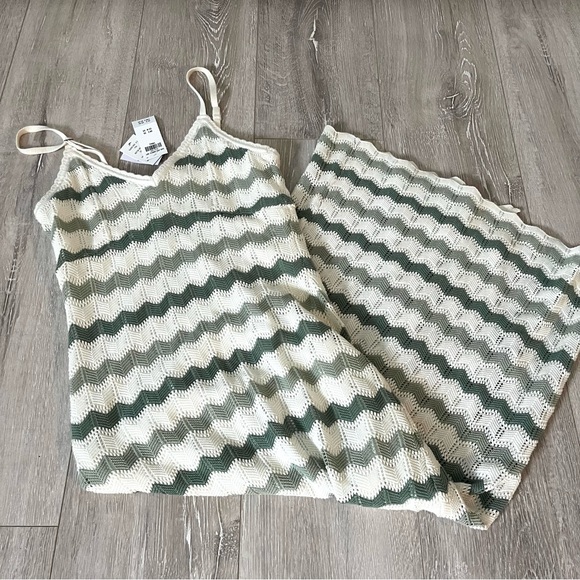 Hollister Crochet Midi Dress - Picture 2 of 4